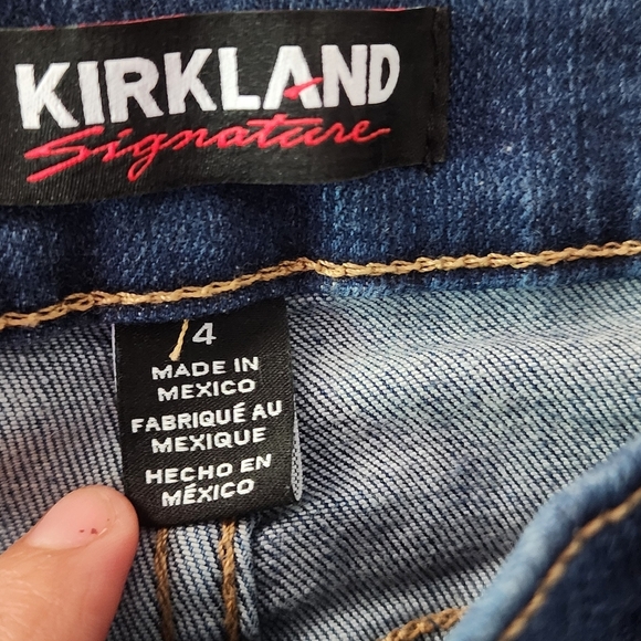 Kirkland Signature Women's Skinny Jeans - Dark Blue - Picture 3 of 4